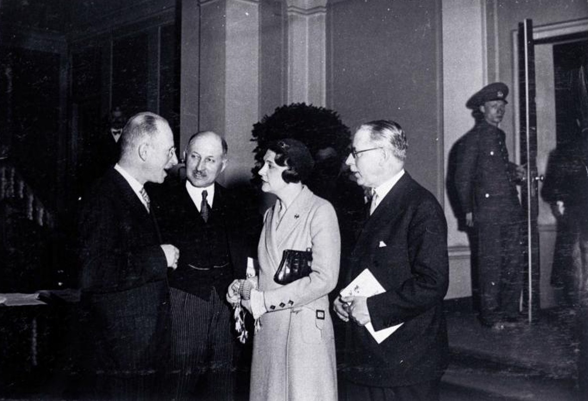 Dr. E. Stern-Rubarth, Maurice Dubrulle, Madame and Lucien Coquet; Weltwirtschaftskonferenz, Berlin, 1.–8. Mai 1932