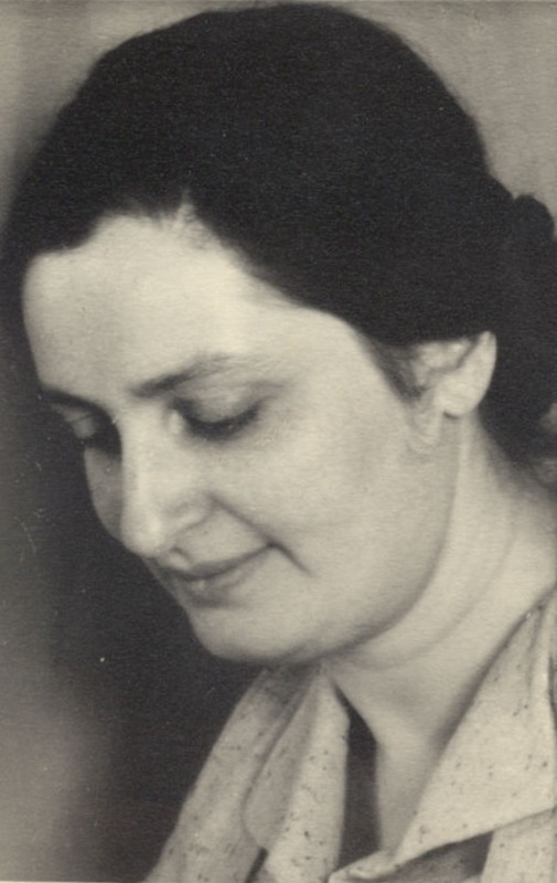Porträtfoto Hannah Karminski, undatiert